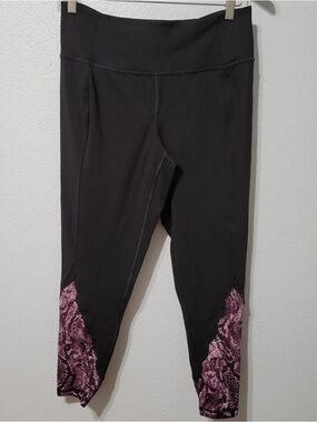 Black Workout Leggings with Purple Snake-Print Panels